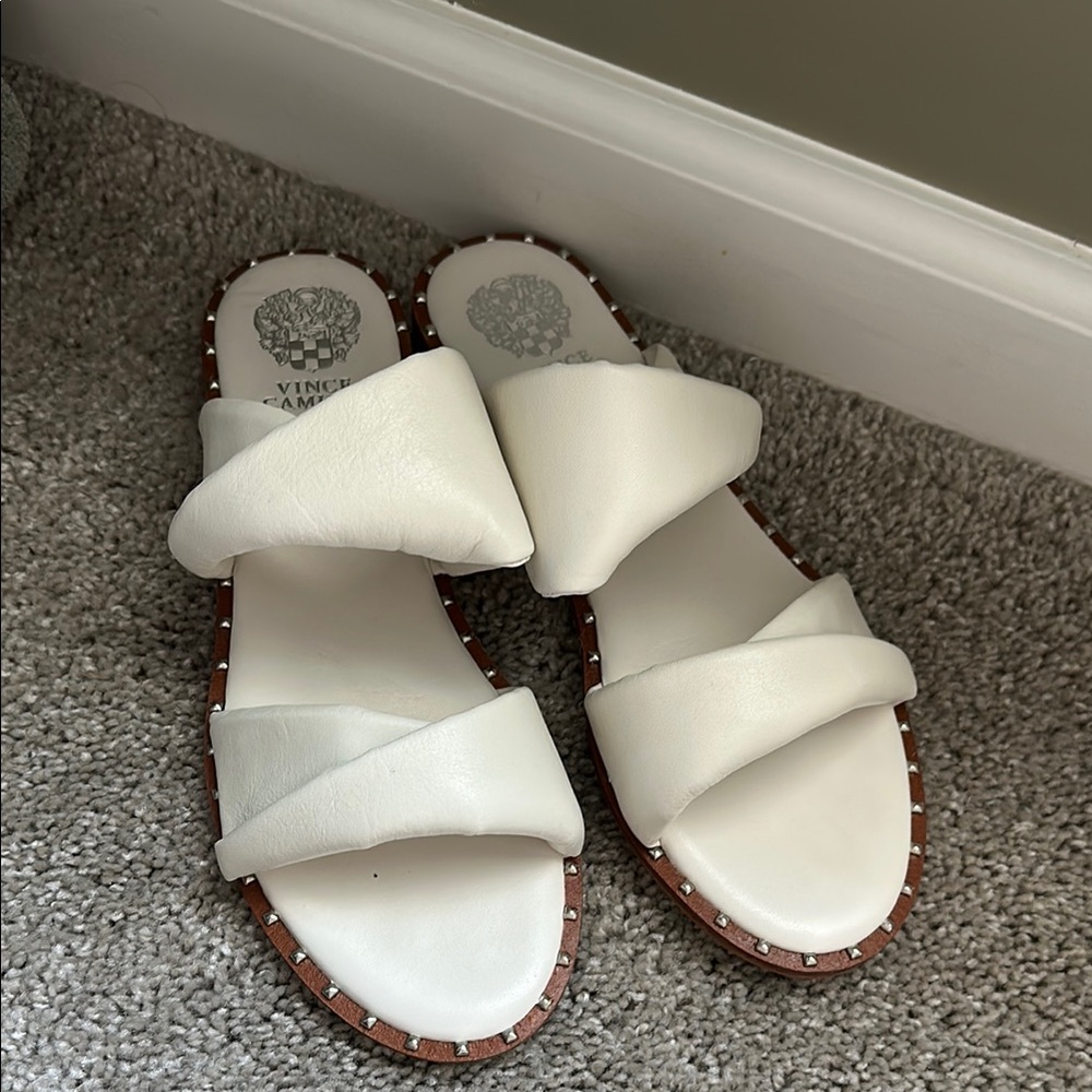 Vince Camuto Women's Palennie Puffy Flat Sandal - Picture 4 of 5